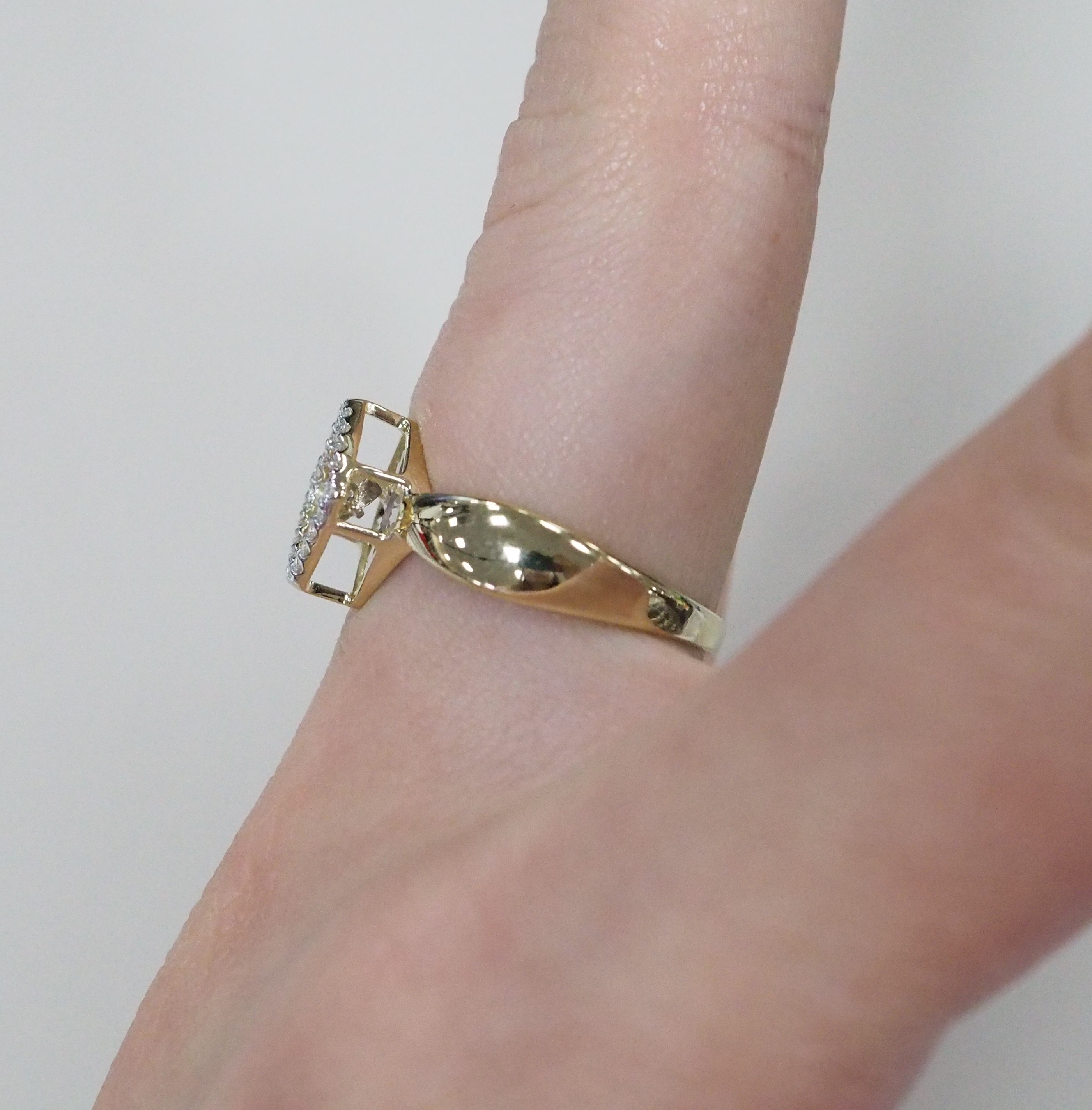 10311-000934 Кольцо (Au 585)